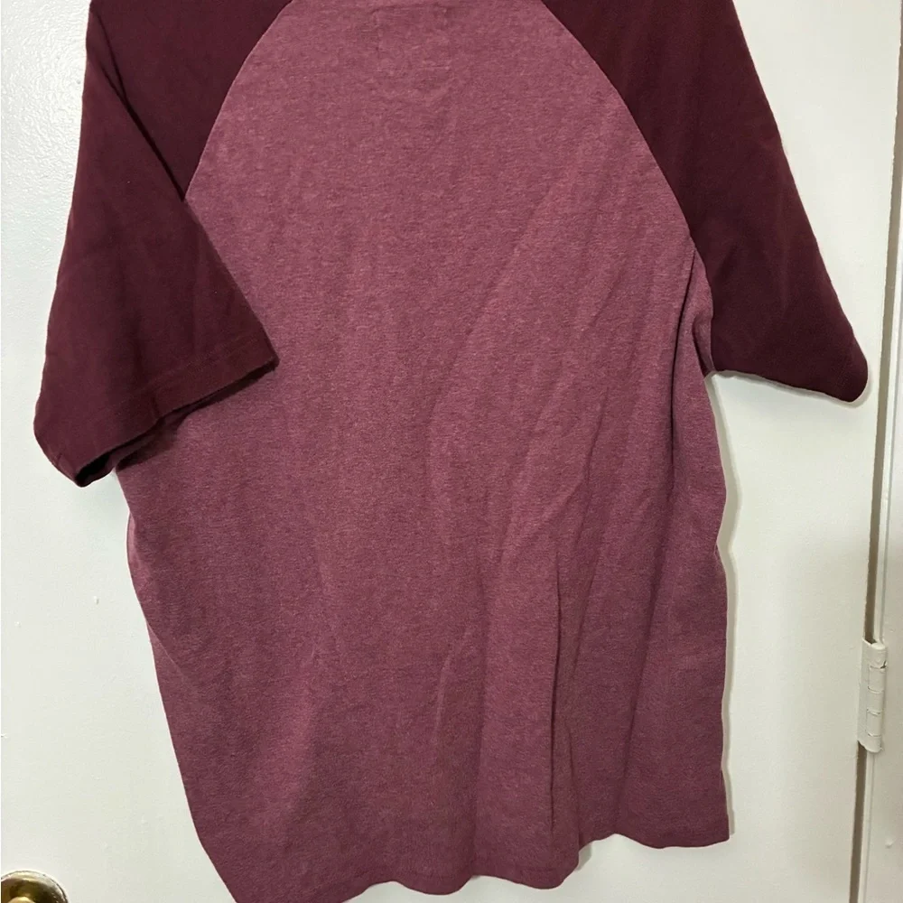 Levi's Maroon Regan t-shirt Size L